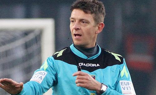 VAR ancora decisivo a Milano, clamoroso: l'arbitro annulla un rigore, il Meazza esulta