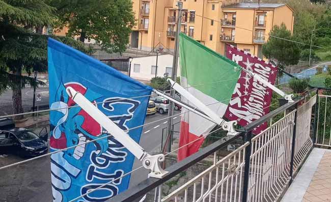Festa salvezza Salernitana: a Cetara tolti gli striscioni dei tifosi del Napoli