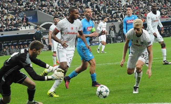 Can Yaman svela la sua squadra del cuore italiana: In Turchia invece tifo Besiktas