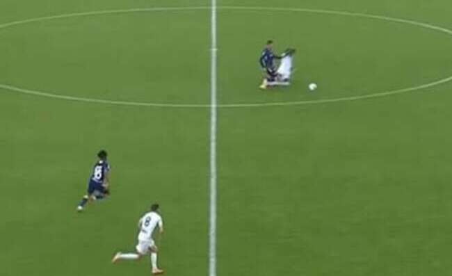 Bisseck non viene espulso, furia Alvino: La foto che decreta la fine della Serie A. Vergognatevi