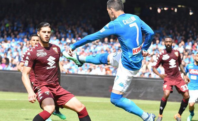 Napoli, formazione inusuale: Callejon: E' giusto!, Rog: Ci stiamo adattando