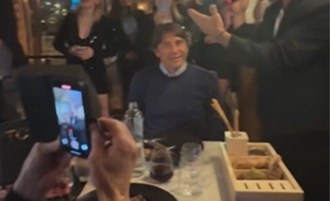 Cena Napoli preparata da un organizzatore a sorpresa, era una promessa: il retroscena