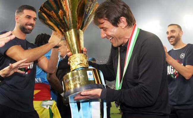 La Supercoppa Italiana doveva essere Napoli-Bologna. Le milanesi cosa c'entrano?