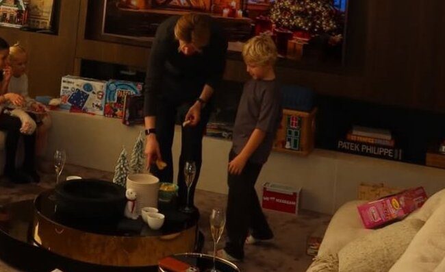 Natale in famiglia per De Bruyne, il belga è senza stampelle. Il recupero procede bene