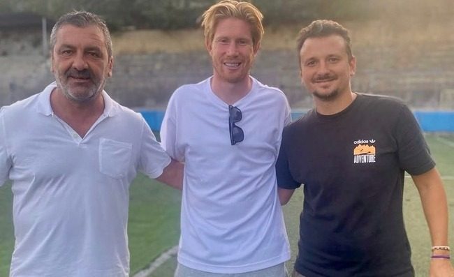 De Bruyne a Posillipo, ha scelto la nuova squadra per il figlio Milian