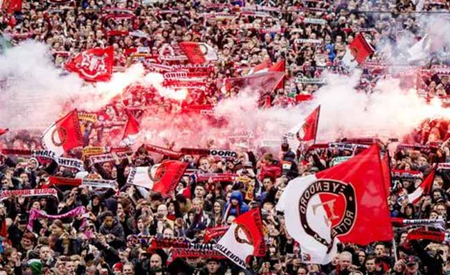 Altamura: Tifosi Napoli fermati per appuntamento frange PSV-Feyenoord sul dark web