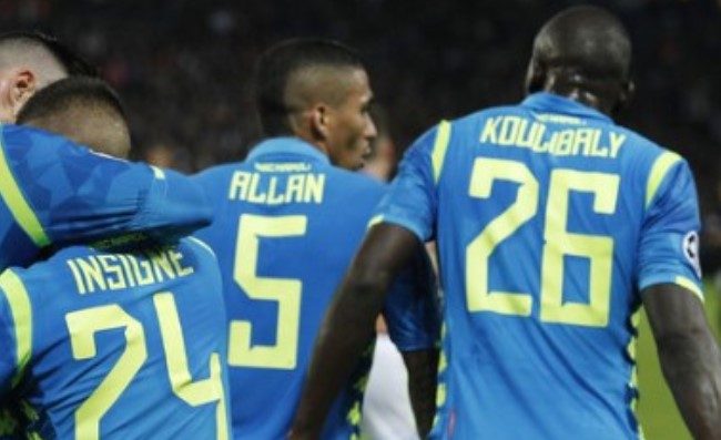 Voli, hotel e cene: Koulibaly cuore d'oro, ha pagato il conto a 46 persone per... la Juventus