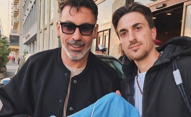 Tifoso del Napoli incontra Lavezzi. Poi il Pocho riceve una visita a sorpresa