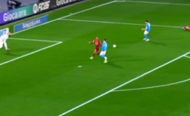 Malen gol, ma Beukema è troppo leggero. I tifosi: Ma non corre?