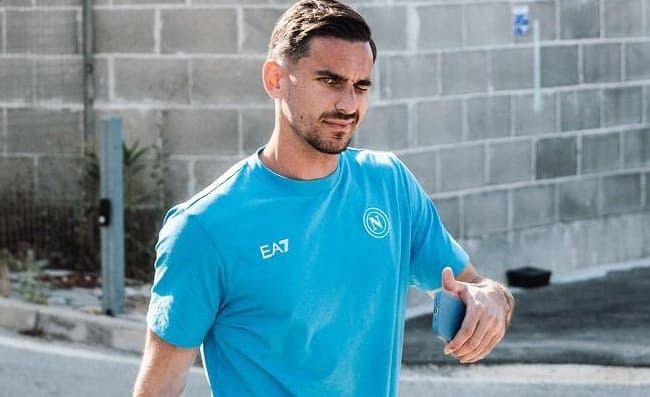 Napoli, nuova maglia Champions per i portieri: svelata la divisa di Meret (FOTO)