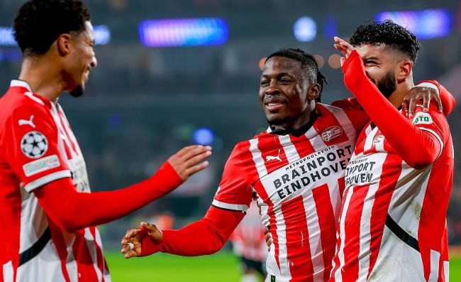 Il PSV di Peter Bosz: coraggioso e intenso. Il Napoli può vincere così