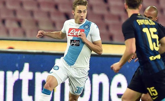 Sarri, che novità! In campo sei centrocampisti e nel finale sono tutti baby