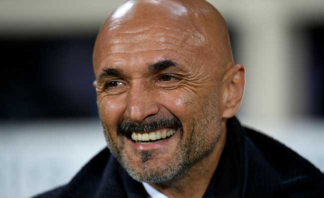 Napoli-Inter, Spalletti arriva in ritiro a bordo della sua Panda (VIDEO)