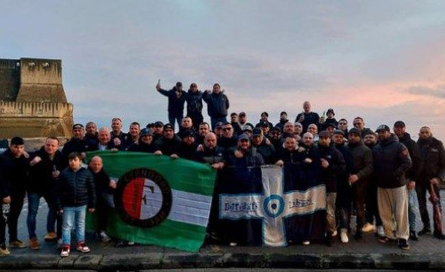 Scontri ultrà Roma-Feyenoord (gemellati col Napoli): in 200 con bastoni, interviene la polizia