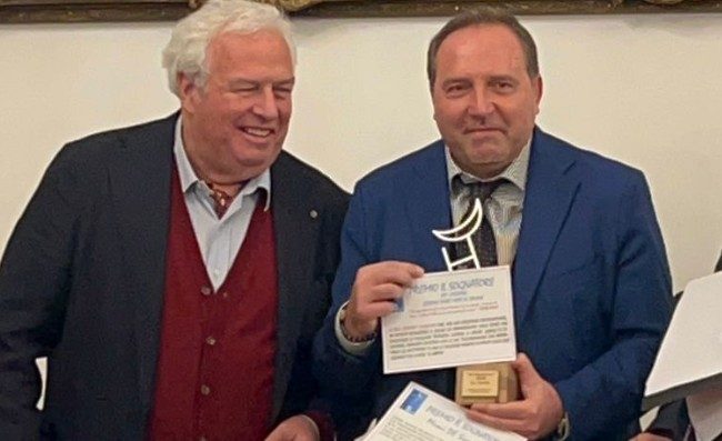 Ciro Venerato riceve il premio Il Sognatore. Serata suggestiva a Villa Domi