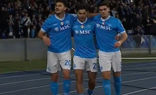 Vergara gol contro la Fiorentina: che prodezza. Elmas e Gutierrez lo abbracciano. La reazione di Conte