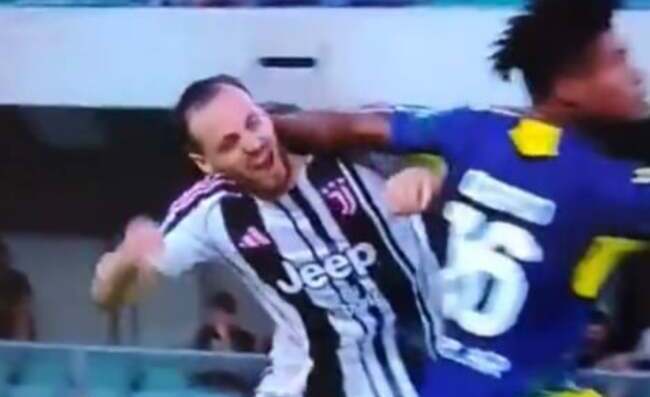 Juventus fermata a Verona, i tifosi: Fallo da rosso non visto e rigore assurdo, vogliono favorire i soliti