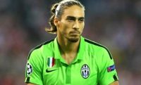 Caceres al Napoli?, Bruscolotti zittisce tutti. Ex capitano da applausi