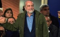 De Laurentiis lascia la tribuna e abbraccia McTominay: le parole del patron