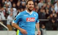 TuttoSport esulta: E' ufficiale: Higuain è della Juve, 90 milioni al Napoli