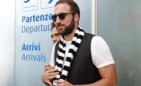 Brutto quel gesto, perchè l'ha fatto?, tifosi della Juve criticano Higuain