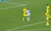 Il Betis segna contro il Villarreal: Natan esulta in faccia a Marin. Tensione alle stelle
