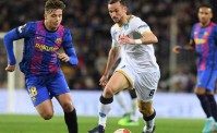 Fabian-Gavi, scambio di messaggi: Abbiamo la testa dura.... Napoli: i calciatori consolano Ferran Torres