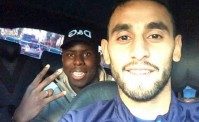 Zouma, i tifosi non perdonano: gatti gonfiabili e cori dopo il video shock