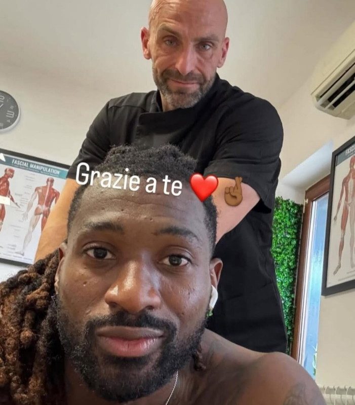 Anguissa con Nicola Zazzaro, fisioterapista del Napoli