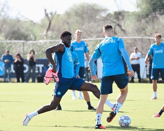 Allenamento di Badiashile prima della Champions