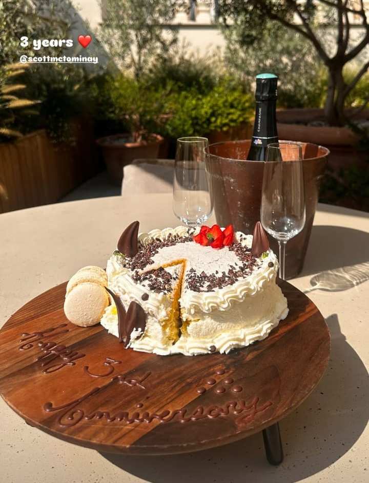 Torta anniversario McTominay Cam