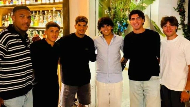 Favasuli a cena con Di Lorenzo e altri compagni