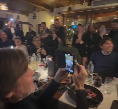 Oriali filma Andrea Sannino