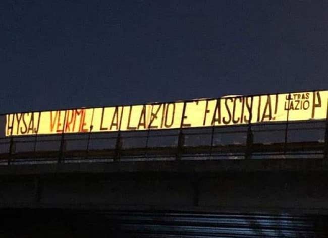 Lazio, striscione contro Hysaj