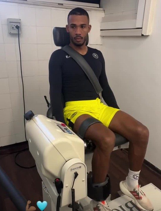 Juan Jesus fa fisioterapie a Castel Volturno