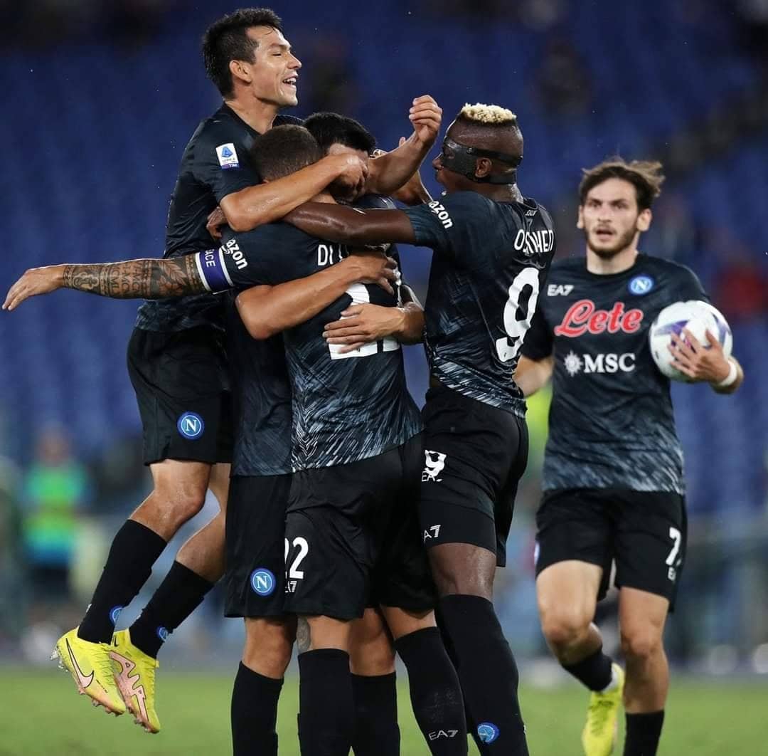 Kvara prende pallone dopo gol Kim