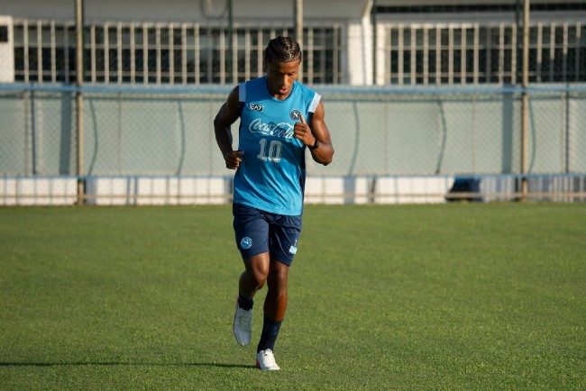 Neres si allena per Napoli-Bologna