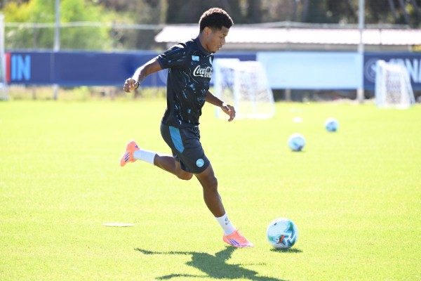 David Neres si allena a Castel Volturno