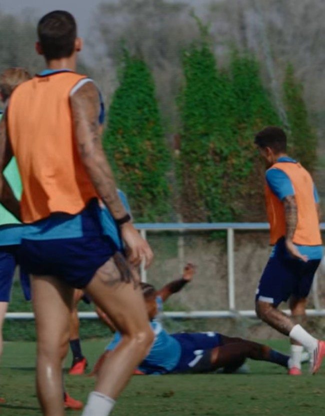 Scivolata difensiva di Neres a Castel Volturno