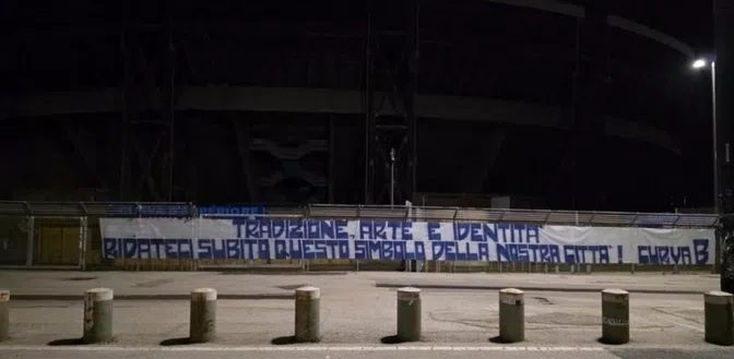 Striscione ultras Teatro Sannazaro