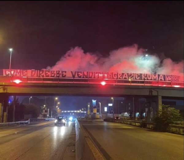 striscione ultras napoli roma