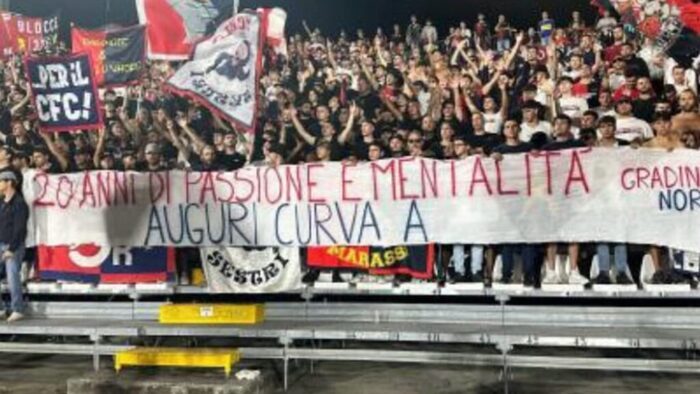 striscione ultras genoa curva a