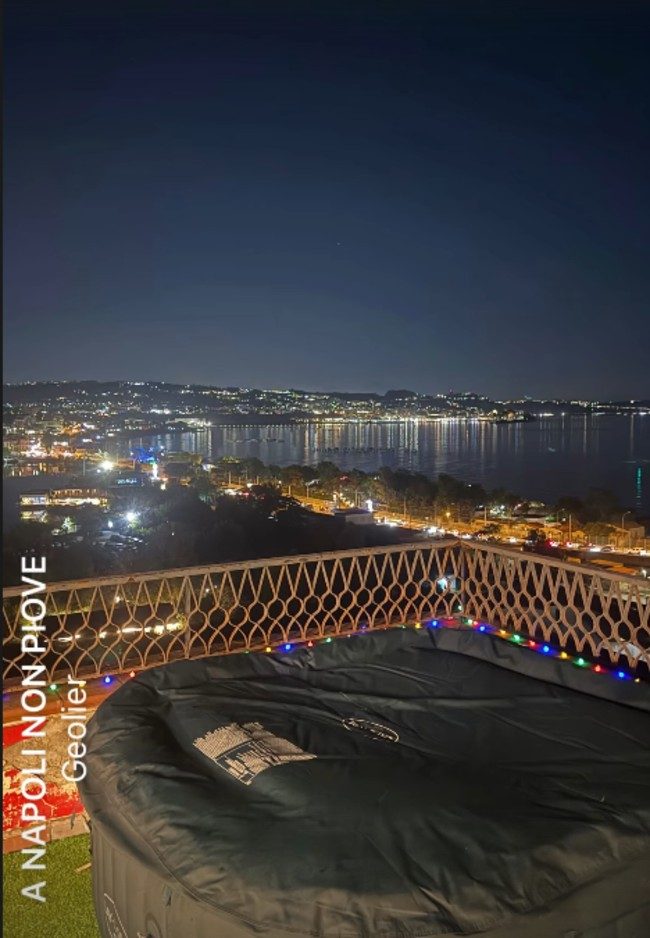 storia instagram Vergara su Napoli con musica di Geolier
