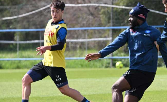 Il baby fenomeno spagnolo del Napoli si sta già allenando con la prima squadra