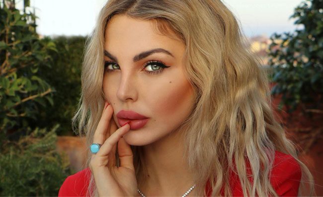 Alice Fabbrica, bellezza e professionalit�: Tra i miei progetti c'� il calcio. Sto studiando tanto. Napoli? Mi piace!