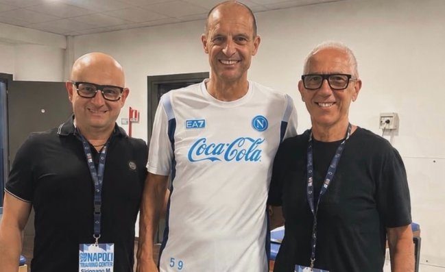 Allegri a Castel Volturno, il mister è carico. Prima volta in maglia Napoli
