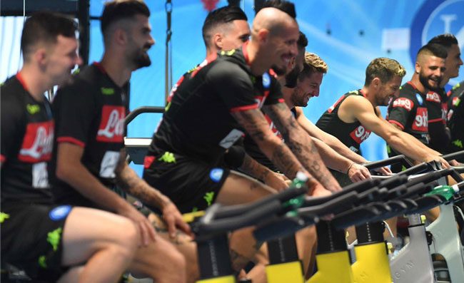Napoli gi� al lavoro, buon umore e sorrisi! Ancelotti prepara tre cambi contro la Stella Rossa. Ospina...