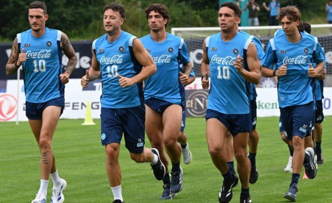 Dimaro, Allegri dirige l'allenamento. I tre soliti assenti. Esercitazione Azzurri contro Arancioni
