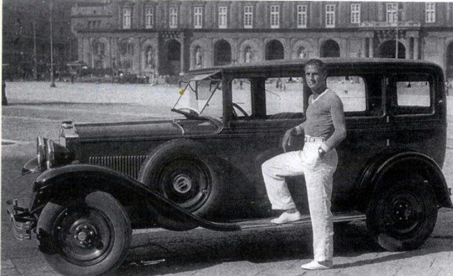 Napoli, un tifoso emoziona: Tv e radio non c'erano, mio nonno andava al bar e...