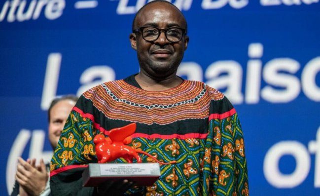 Auguste Bernard Kouemo Yangh vince il Premio Venezia Opera Prima Leone del Futuro Luigi De Laurentiis